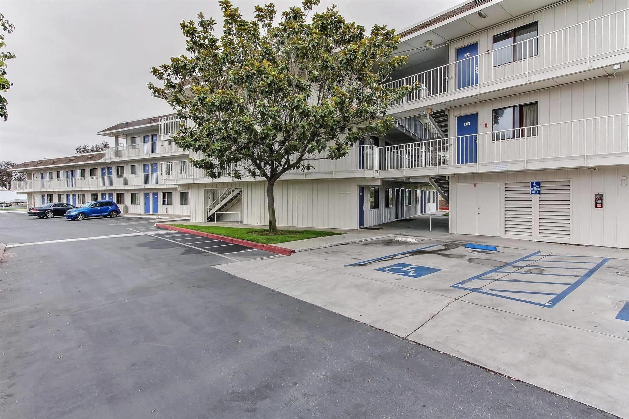 Motel 6-Salinas, Ca - South - Monterey Area Екстер'єр фото